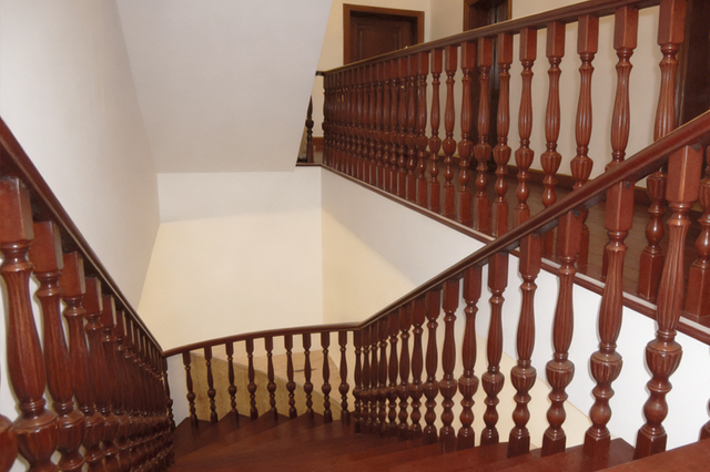 Stair handrails columns5