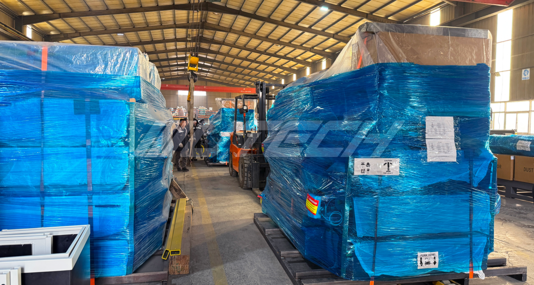 CNC router manufacturer ships