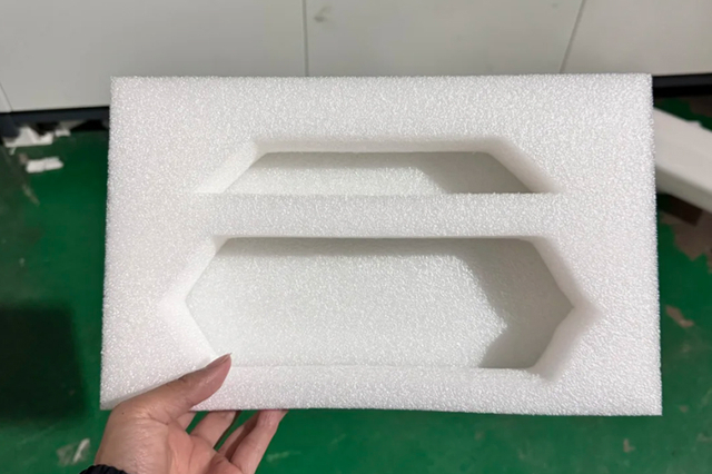 Foam leather fabric cutting2